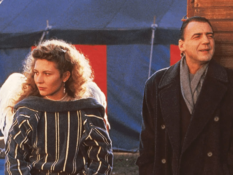 Em busca do toque e da dor na Berlim de Wenders